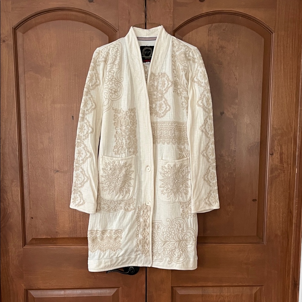 Elegant Cream Floral Women's Robe